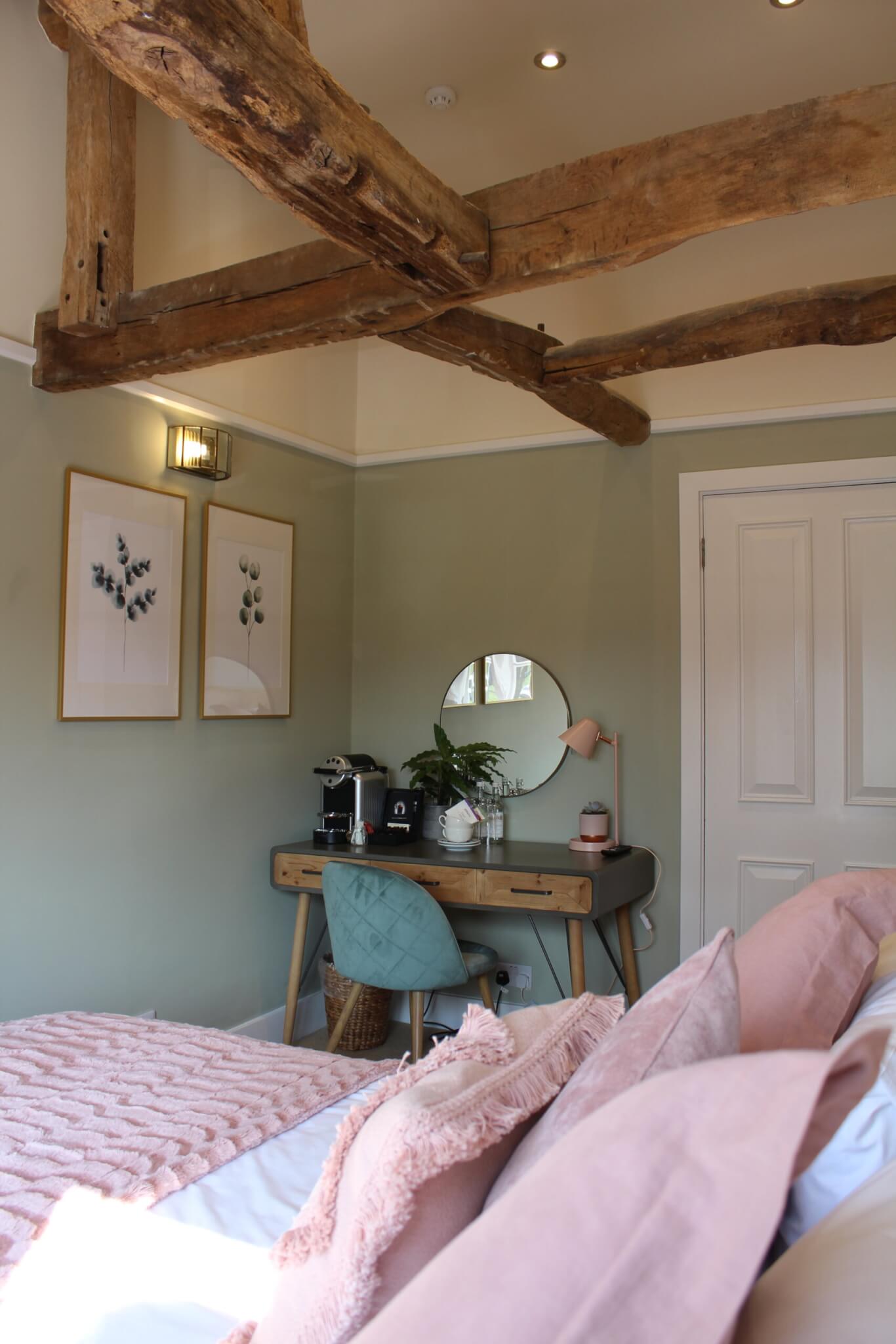 Nags Head Great Missenden Superior Feature Double Rooms scaled